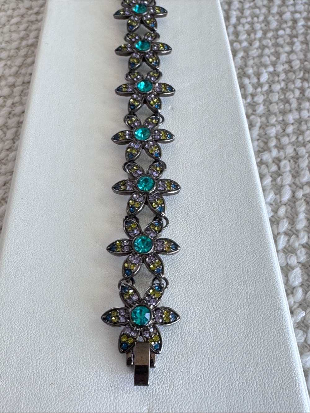Joan Rivers Teal and Olive Flower Link Bracelet - Picture 3 of 8